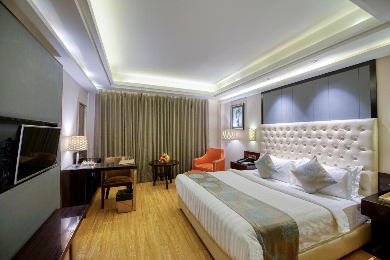 Om Clarks Inn Raebareli Ngoại thất bức ảnh