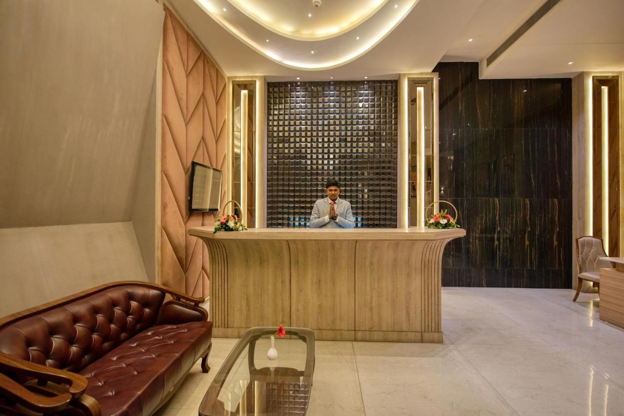 Om Clarks Inn Raebareli Ngoại thất bức ảnh