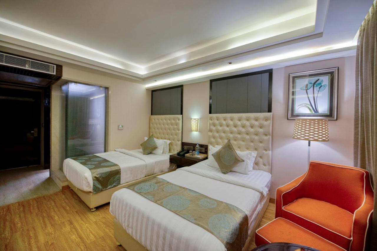Om Clarks Inn Raebareli Ngoại thất bức ảnh