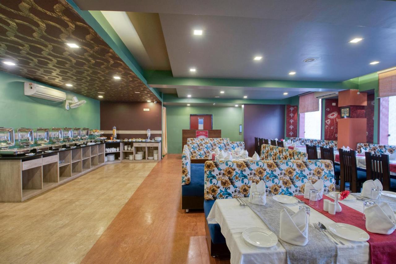 Om Clarks Inn Raebareli Ngoại thất bức ảnh