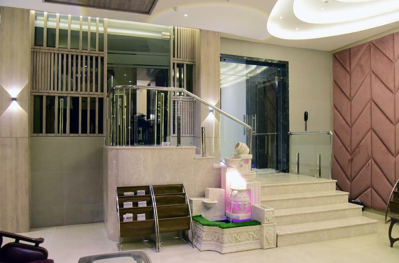 Om Clarks Inn Raebareli Ngoại thất bức ảnh