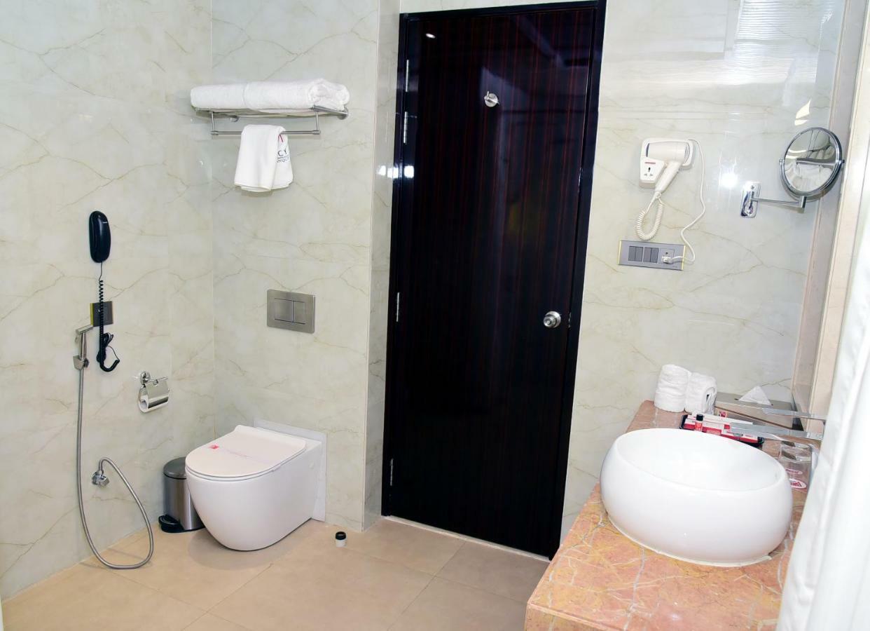 Om Clarks Inn Raebareli Ngoại thất bức ảnh